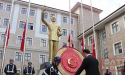 Büyük Önder Atatürk'ü anıyoruz