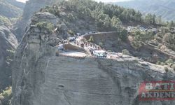 Kahramanmaraş'taki Ali Kayası'nda cam teras yapımına başlandı