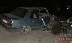 Mersin'de 2 otomobilin çarpıştığı kazada 2 kişi öldü, 5 kişi yaralandı