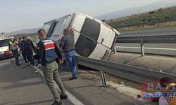 Osmaniyespor taraftarlarını taşıyan minibüsün devrilmesi sonucu 1 kişi öldü, 9 kişi yaralandı