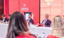 THY yönetimi ve THY Spor Kulübü yöneticileri ile oyuncuları yemekte bir araya geldi