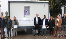 Adana'da göçer arıcılara konteyner verildi