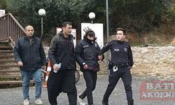 Adana'da Kozan Kalesi'ndeki kayalıklarda mahsur kalan genç kurtarıldı