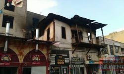 Adana'da metruk binada yangın çıktı