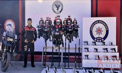 Adana'da polis denetimlerinde 116 ruhsatsız silah ele geçirildi