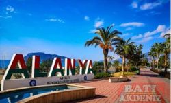 Alanya'da genç kız evinde ölü bulundu