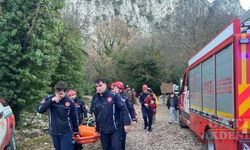 Antalya'da antik kentin surlarından düşen turist yaralandı