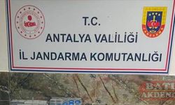 Antalya'da internet üzerinden kaçak sigara ve içki satan kişi yakalandı