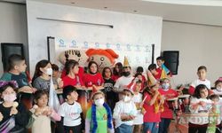 Antalya'da lösemili çocuklar yeni yıl partisinde moral buldu