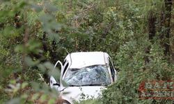 Antalya'da uçuruma yuvarlanan otomobildeki anne ve kızı yaralandı