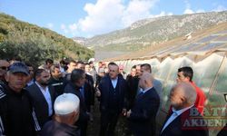 Dışişleri Bakanı Çavuşoğlu, Demre'de vatandaşlarla bir araya geldi