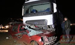 Hatay’da kamyonla çarpışan otomobildeki 2 kişi öldü