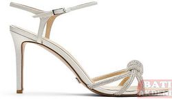 İnce Topuklu Ayakkabı Şıklığı