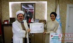 İngiliz kadın Adana'da Müslüman oldu