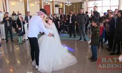 Kahramanmaraş'ta engelli 2 genç kızın gelinlik giyme hayali gerçek oldu