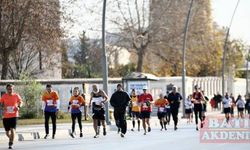5 Ocak Adana Kurtuluş Yarı Maratonu koşuldu