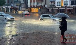 Antalya'da kuvvetli yağış ve fırtına etkili oluyor