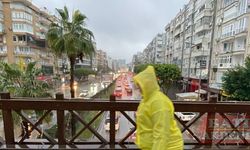 Antalya'da kuvvetli yağış ve fırtına etkili oluyor