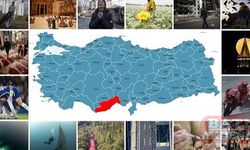Mersin'de bir aracın yolda yürüyen öğrencilere çarpması güvenlik kamerasında