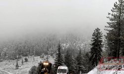 Mersin'de kar nedeniyle biri ambulans 7 araçta mahsur kalanlar kurtarıldı