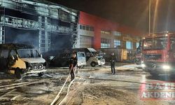 Oto servisinde çıkan yangında 10 araç kullanılamaz hale geldi