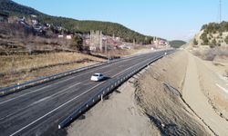 Adana'da göçük nedeniyle ulaşıma kapanan yol açıldı