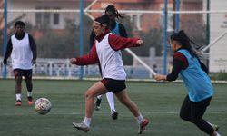Hatayspor kadın futbol takımı zirve yarışından kopmak istemiyor