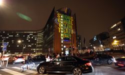 Brüksel'deki AB Komisyonu Binası'nda Greenpeace Eylemi