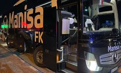 Manisa FK'nin takım otobüsüne çarpan otomobildeki 4 kişi yaralandı