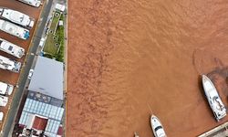 Marmaris'te sağanak ve fırtına yaşamı olumsuz etkiliyor