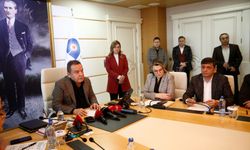 Antalya Büyükşehir Belediye Başkanı Böcek'ten deprem yardımına ilişkin açıklama: