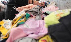 Antalya'da kurulan sosyal marketlerde depremzedelerin ihtiyaçları karşılanıyor