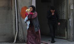 Antalya'da yangın çıkan daire kullanılamaz hale geldi