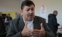 Depremi yaşayan işitme engelli, yaşadığı korkuyu işaret diliyle anlattı
