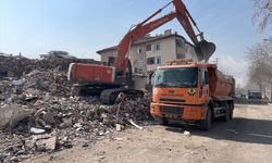 Elbistan'da hayatın normale dönmesi için çalışmalar tüm hızıyla sürüyor