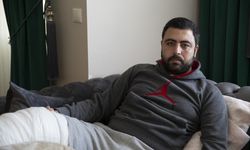 Enkazda bulduğu testere sayesinde kurtulan depremzede, göçük altında yaşadıklarını AA'ya anlattı