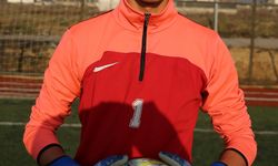 Hatayspor'un altyapı kalecisi Emir, seçildiği milli takımda kalıcı olmak istiyor:
