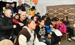Samsun Valisi Dağlı, Kahramanmaraş'ta depremzede çocuklarla çizgi film izledi