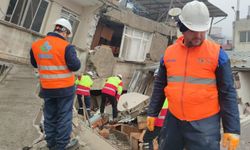 Hatay Kırıkhan’a ilk ulaşan İZBAK vatandaşlara umut oldu