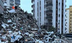 MALATYA - Hasarlı binada kurtarma çalışması yapan ekipler enkazın altında kaldı