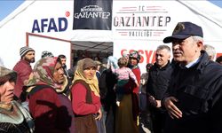 Milli Savunma Bakanı Akar, İslahiye ve Nurdağı'nda incelemelerde bulundu