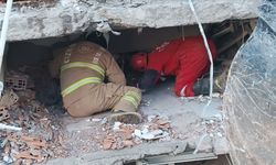 Adıyaman'da enkaz altında kalan genç kız 60 saat sonra kurtarıldı