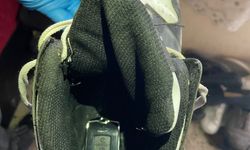 Adana'da polis baskınında arı kovanı ve ayakkabılardan uyuşturucu çıktı