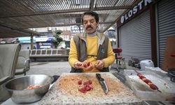 Antakyalı seyyar kebapçı 40 yıllık ekmek teknesiyle hizmete başladı