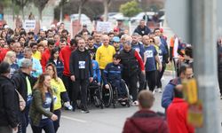 Gençlik ve Spor Bakanı Kasapoğlu, 18. Antalya Maratonu'ndaki farkındalık koşusuna katıldı: