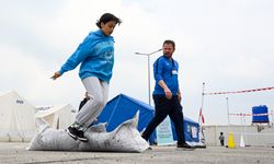 Hatay'da depremzede gençler çadır kentte polislik ve öğretmenlik sınavına hazırlanıyor