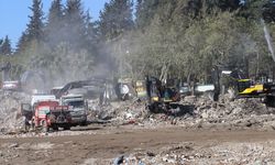 Hatay'da enkaz kaldırma ve yıkım çalışmaları 17 mahallede sürüyor