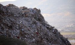 Kahramanmaraş'ta enkaz kaldırma çalışmaları sürüyor