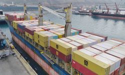 Katar'dan İskenderun'a 522 yaşam konteyneri daha geldi