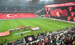 A Millilerimiz evinde mağlup!